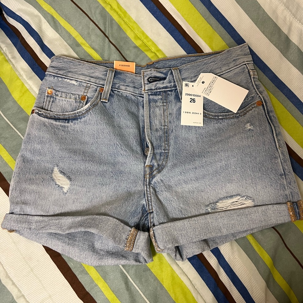 Levi’s 501 Cuffed Light Wash Short